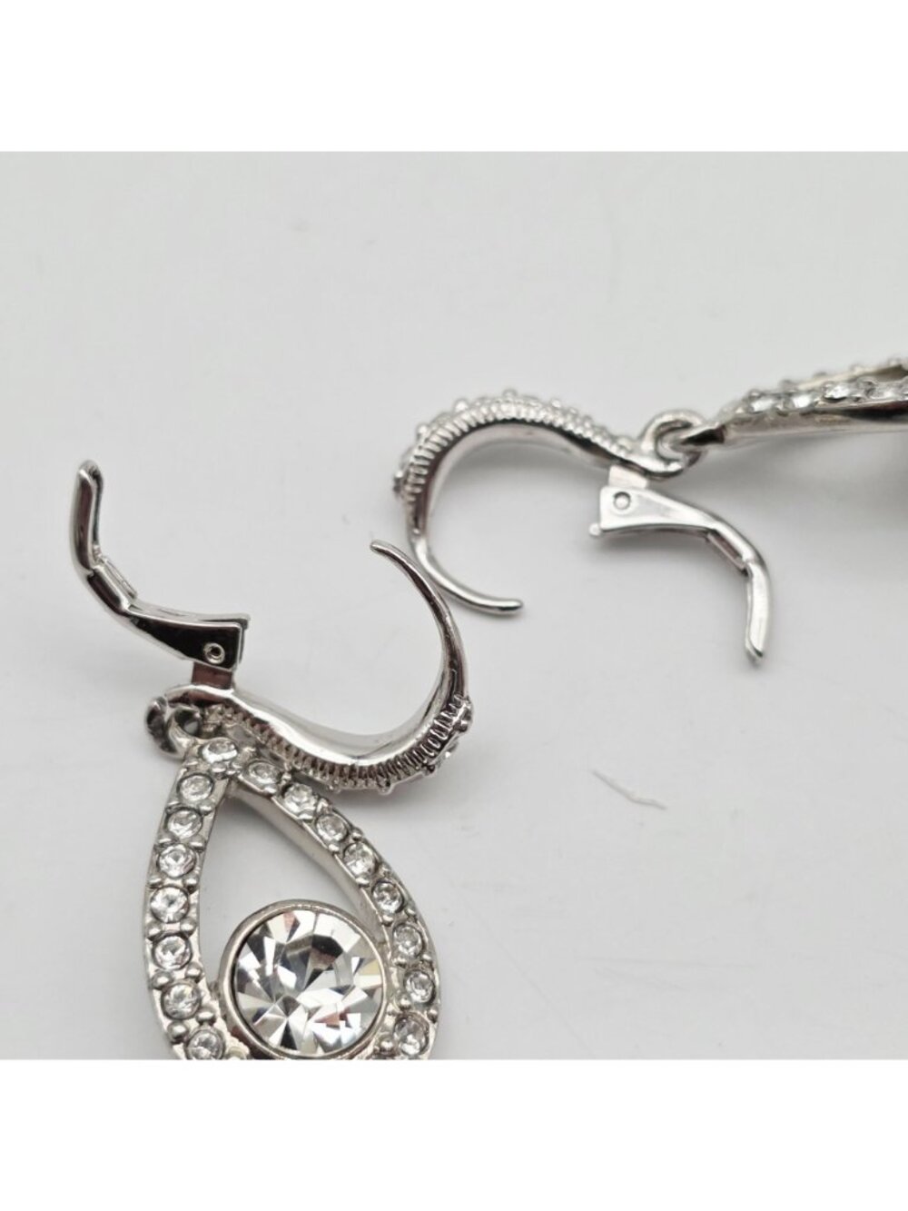 Givenchy Crystal Teardrop Dangle Earrings Silver-Tone Leverback Vintage Jewelry - Picture 6 of 6